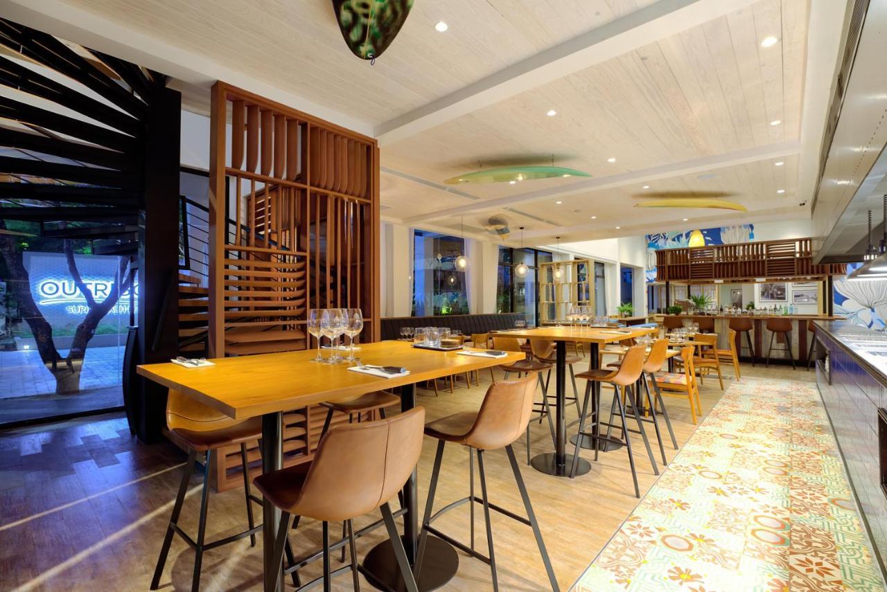 Outrigger Surin Beach Resort - Sha Extra Plus Exterior photo Restaurant